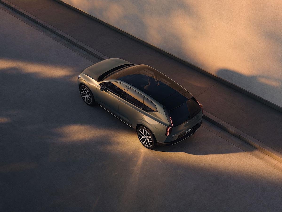 Volvo EX60 SUV preview: 400-mile range, 670 hp and Google Gemini onboard