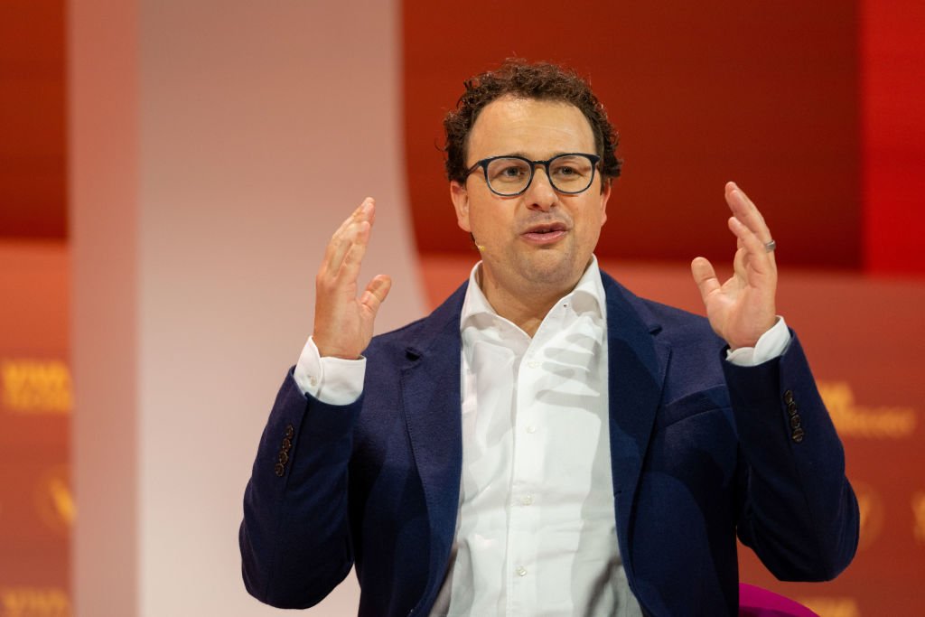 Anthropic CEO Dario Amodei calls OpenAI’s messaging around military deal ‘straight up lies,’ report says | TechCrunch