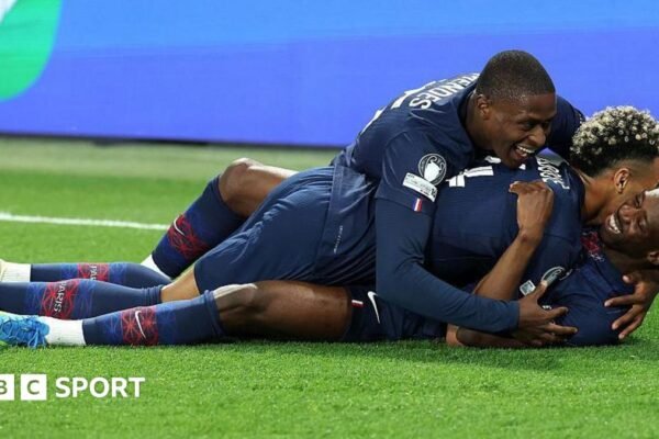 Paris St-Germain celebrate