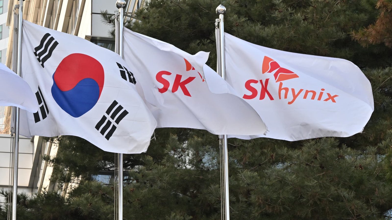 SK Hynix posts record first-quarter profit, in line with estimates as memory prices climb