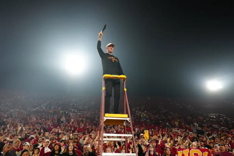 Four-star defensive lineman Alifeleti Tuihalamaka commits to USC