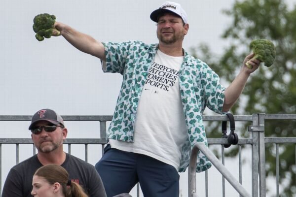How Mississippi State bonded with a broccoli-wield…