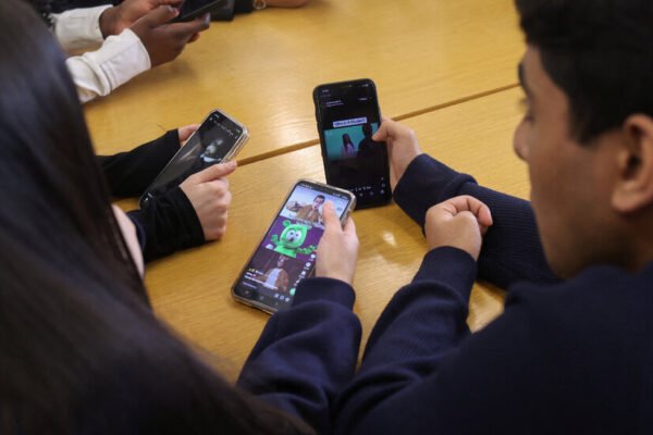 Britain Announces Social Media Ban for Children
