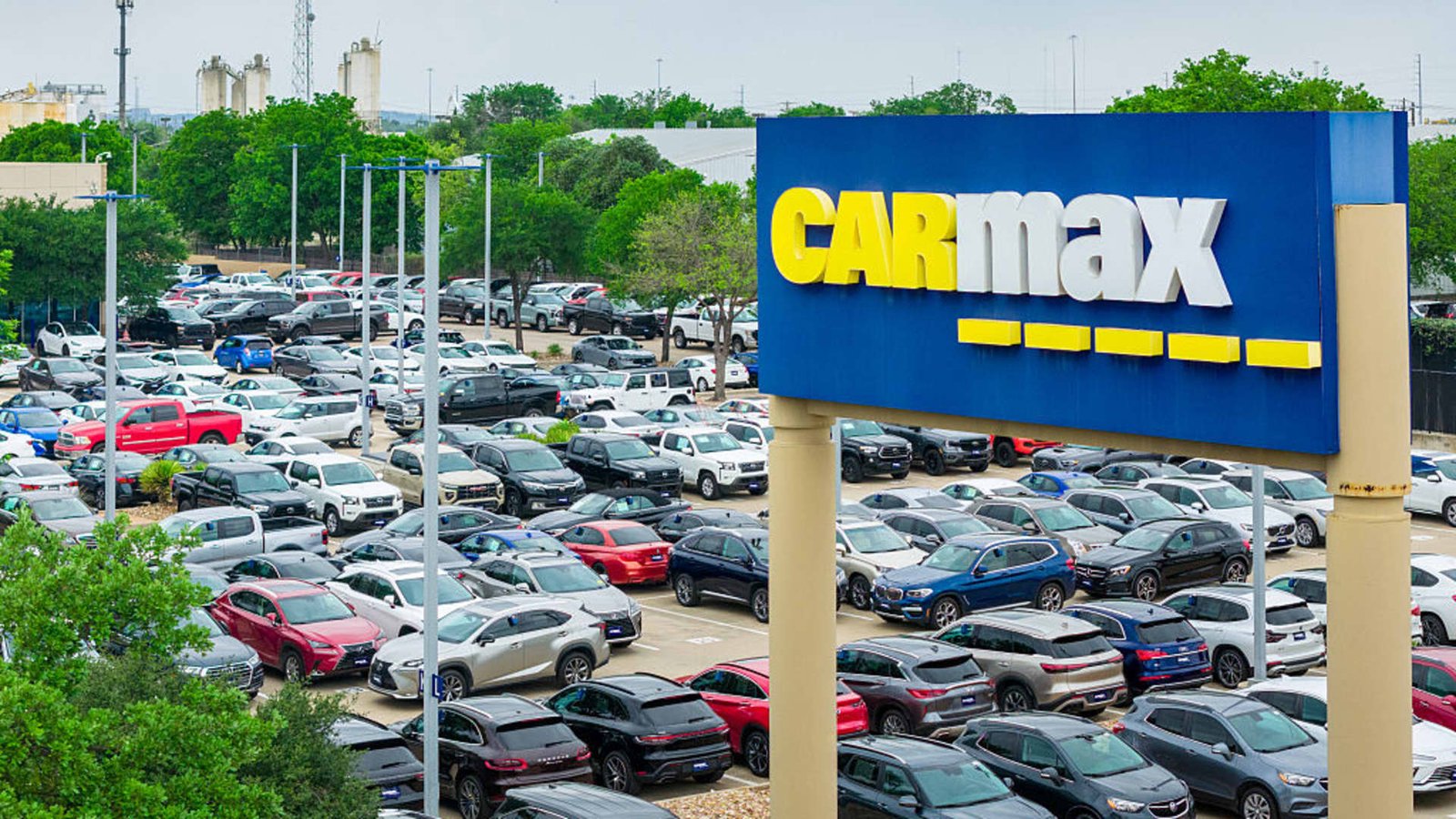 CarMax shares fall after used car retailer reports earnings beats, CEO details turnaround plan