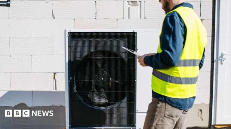 Heat pump growth stalls as government support cut, warns climate watchdog