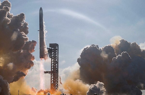 Musk’s SpaceX raises bn in world’s biggest IPO