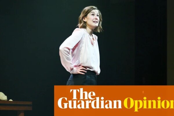 Oi! You in the stalls! Put that phone away and surrender to the art | Nadia Khomami