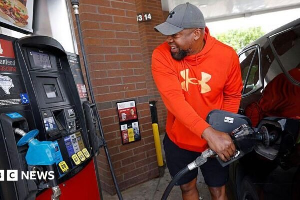 Oil price falls to levels not seen since before Iran war