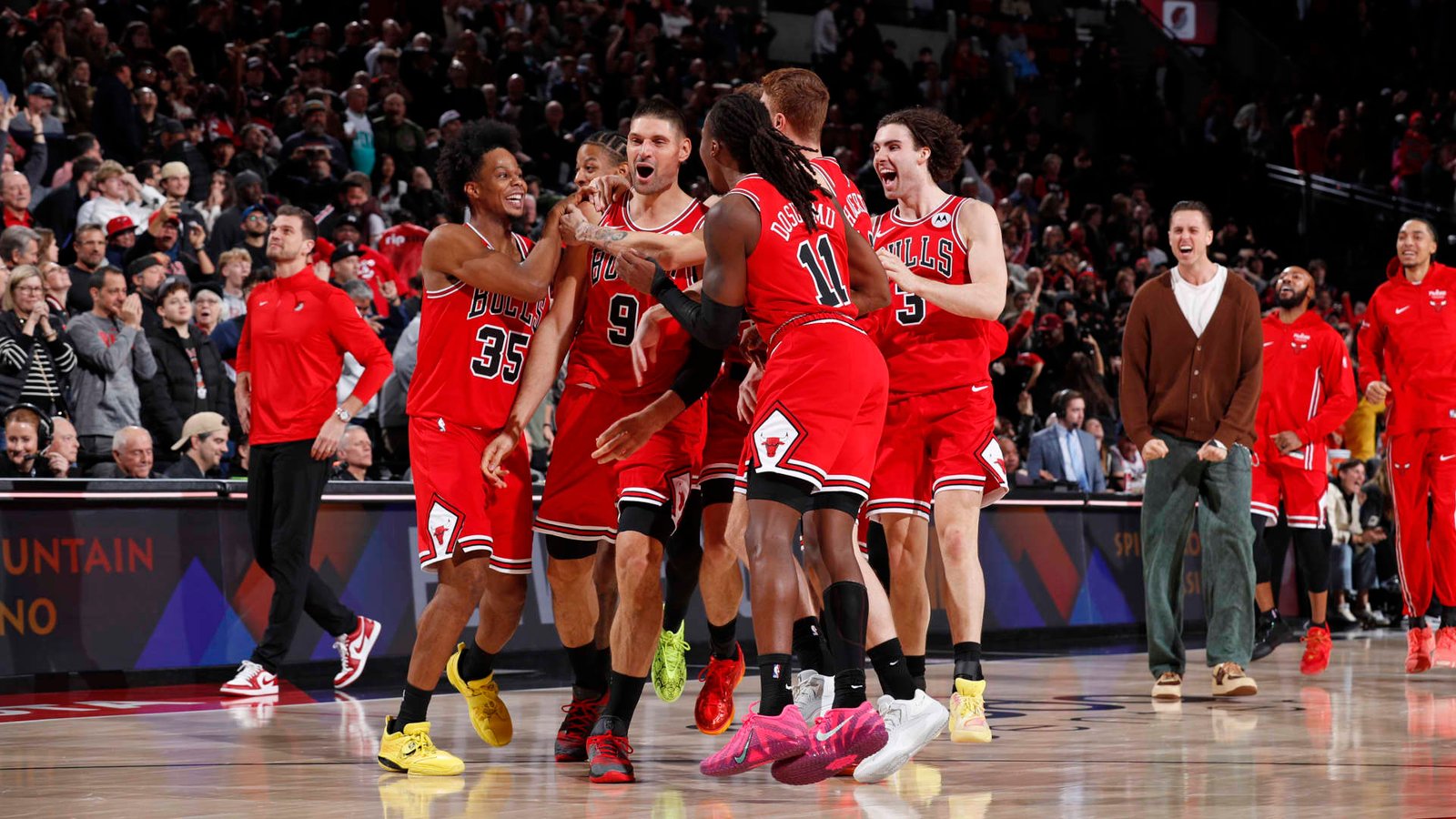 Walmart heir Lukas Walton buys minority stake in the Chicago Bulls and United Center