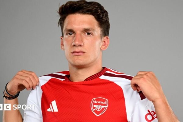 Arsenal sign Greek forward Tzolis for £34m