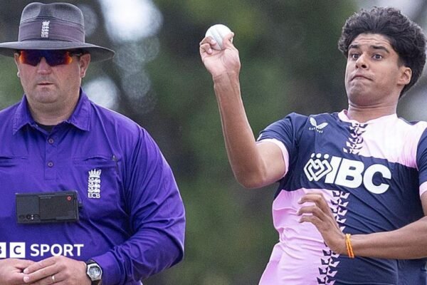 Middlesex seamers rout hapless Glamorgan
